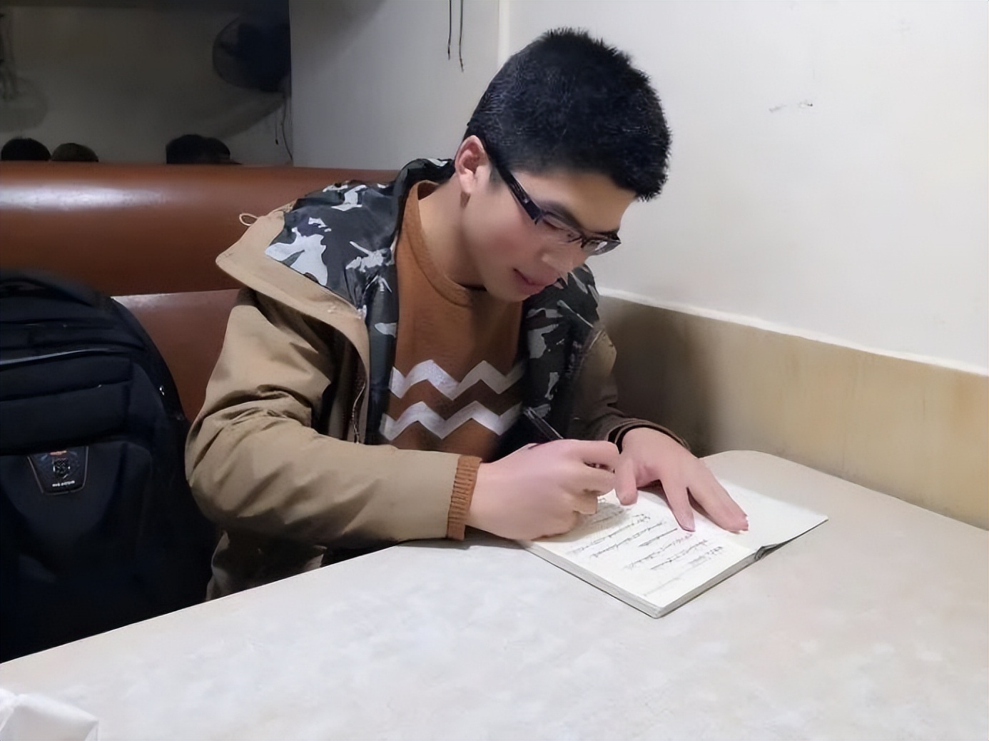 奖学金拿到手软、大三即获3家大厂青睐！上海这位男神学霸将入职阿里！