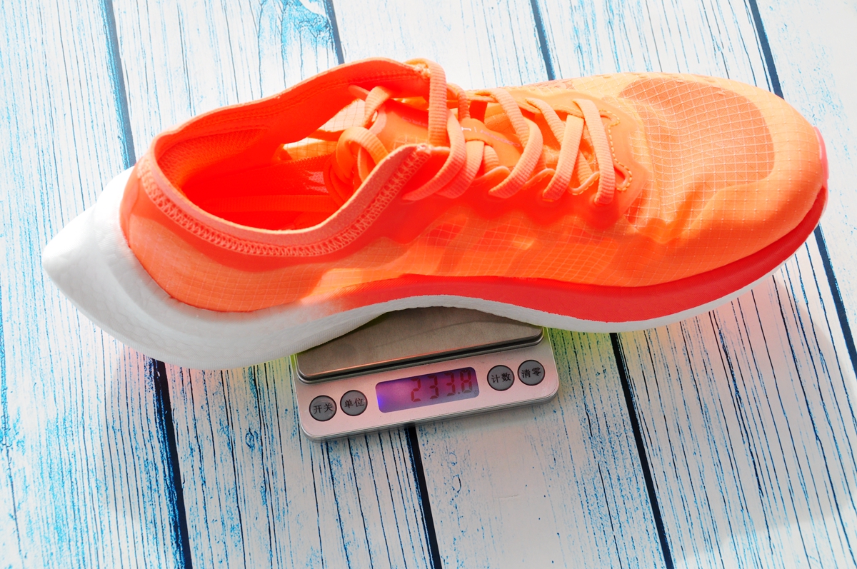 咕咚全掌碳板跑鞋42K，让“造风者”尽情去RUN