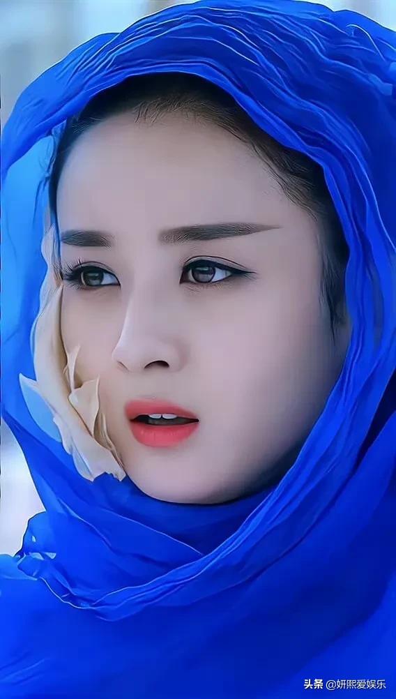 赵丽颖，清纯甜美，俏皮灵动