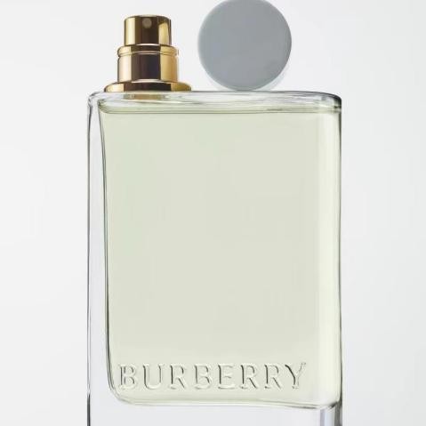 果敢自在 随心无界Burberry花与她果漾淡香水全新上市