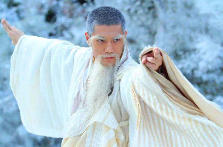 神雕后传：黄药师徒弟为杨过生三子，大儿一统江湖，二儿掌管丐帮