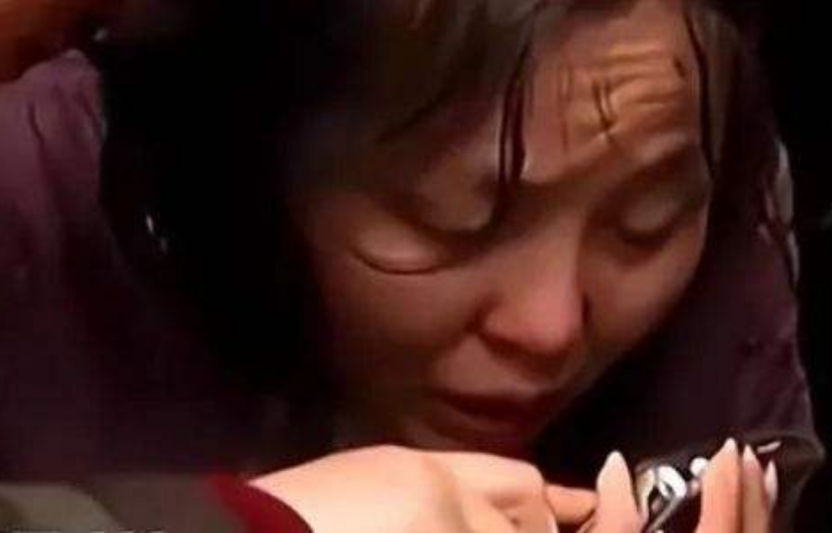 1995年，四川女大学生被120元卖给55岁老汉，2人跟牲口住了17年