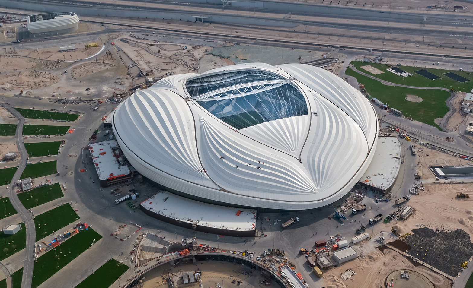 世界杯球场多少米(卡塔尔世界杯8座地标性场馆实景图，一探体育场背后的设计巧思)