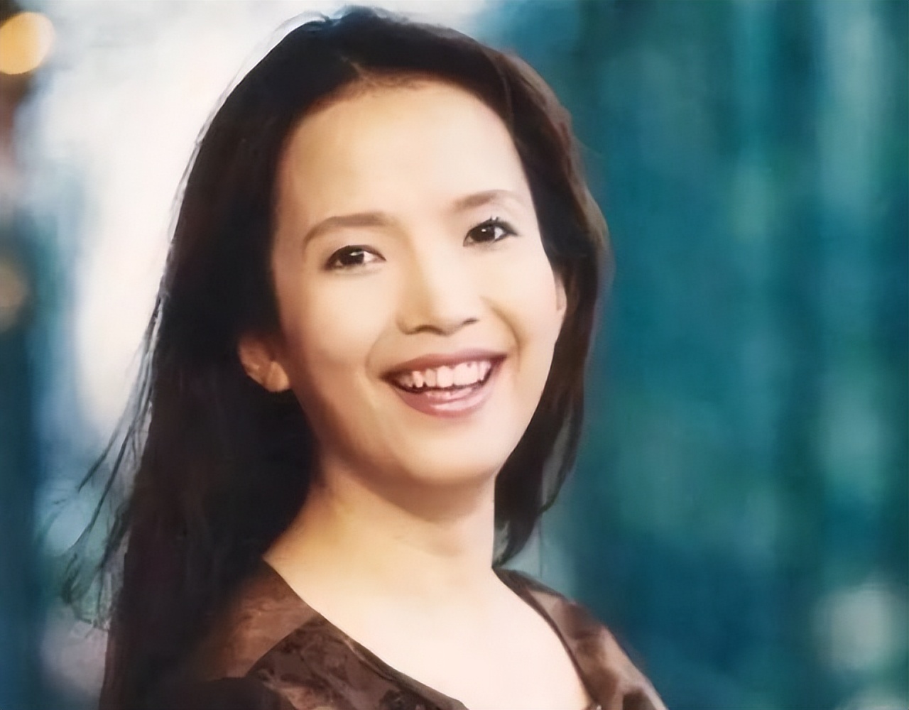 6位昔日女神白发照，刘晓庆成整容脸，叶倩文老得最自然