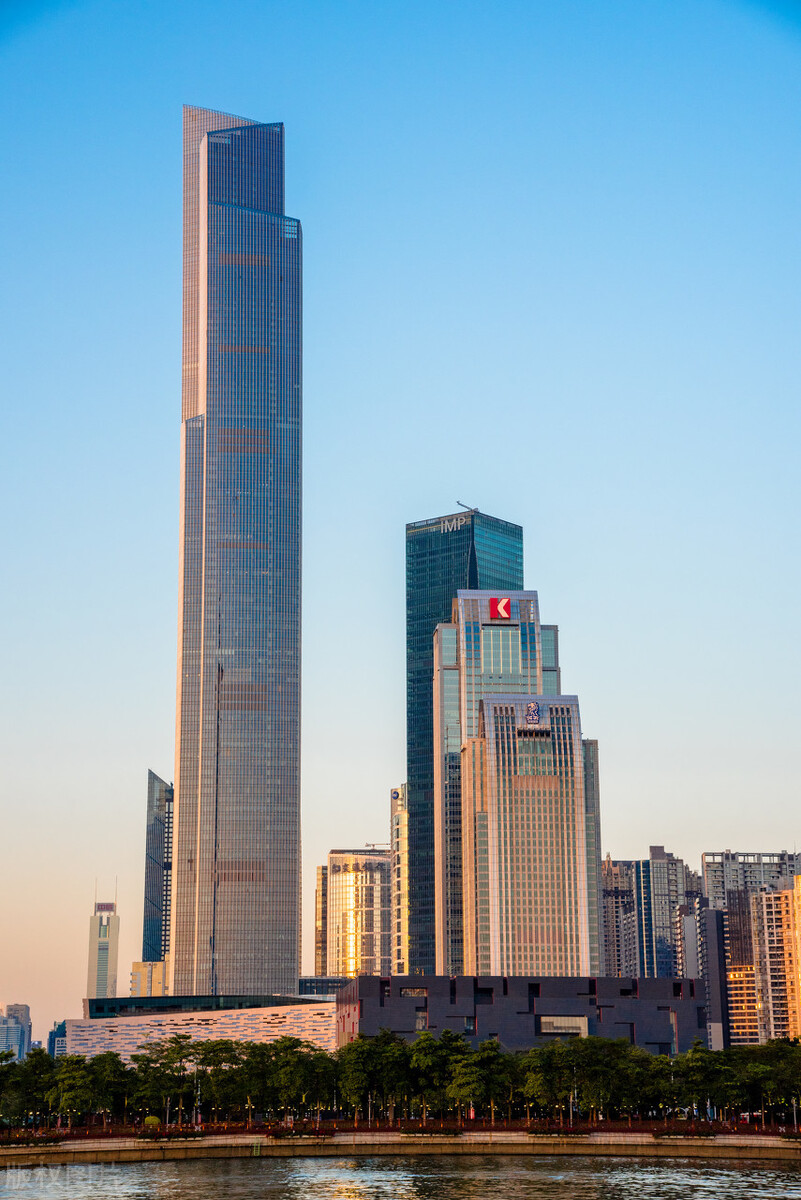 2022年高度位列全球前十的地标建筑——上海中心排名被取代