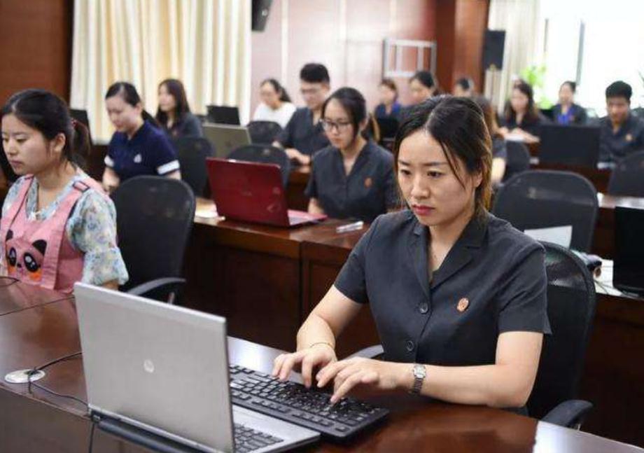 3个岗位将被“踢出”编制，千辛万苦考上岸，却发现是“合同工”