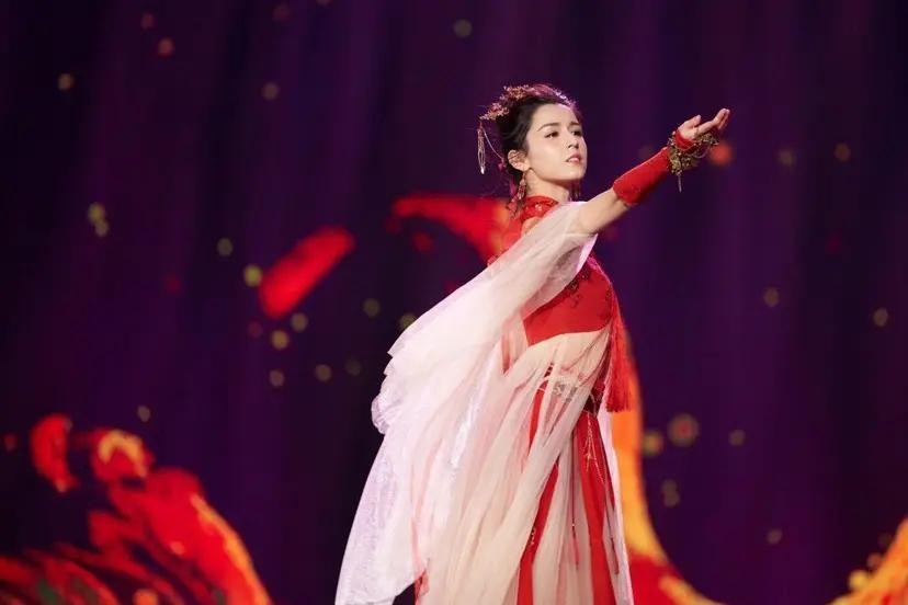 新疆舞美女明星新疆舞蹈演员女