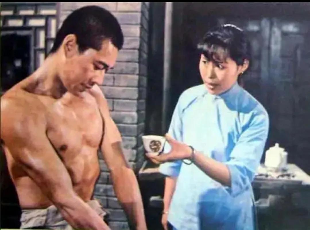 《骆驼祥子》中的人物悲剧：虎妞