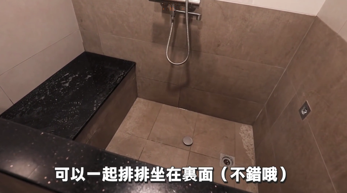 香港夫妇32㎡的家，装修不浪费半点空间，入住一家五口人刚刚好