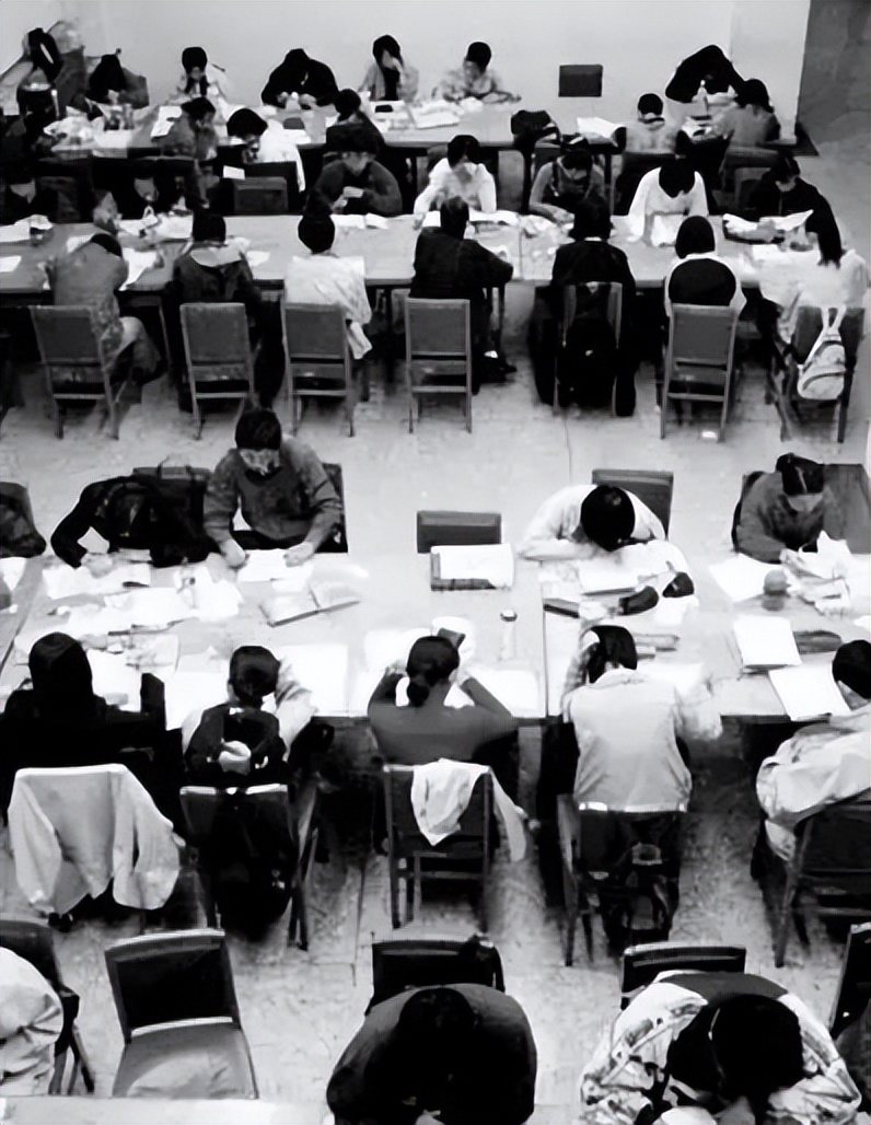 高考1977-2021，哪一张照片是属于你的记忆，太珍贵