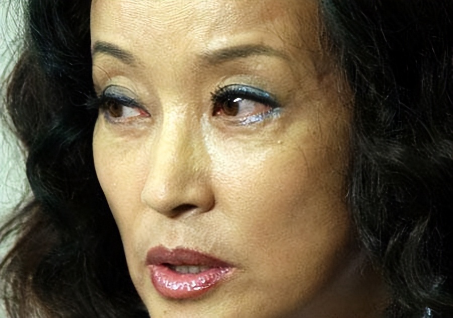 刘晓庆霸气回应:老娘多大岁月,凭什么告诉你?就是不告诉你