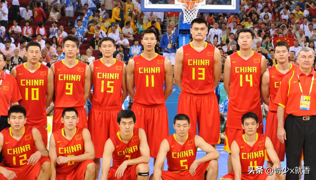 nba球员为什么没有乔丹打球(三大原因！96年迈克尔乔丹最终落选美国梦二队)