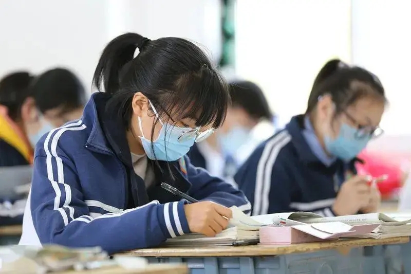 准高三学生，目前成绩只有416分，明年有希望上大学吗？