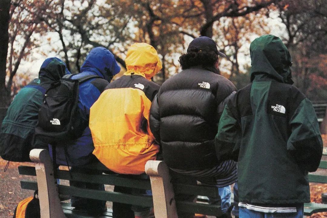 别跟风了！这5个网红羽绒服，真的“烂大街”了，十个有九个撞款
