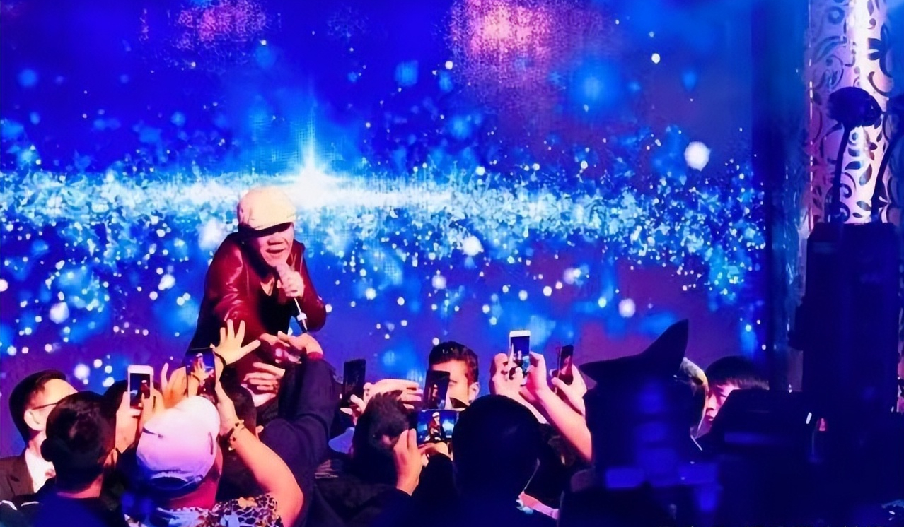 “偷偷过气”的7位歌手，有人靠浪姐翻红，有人从商身家上亿