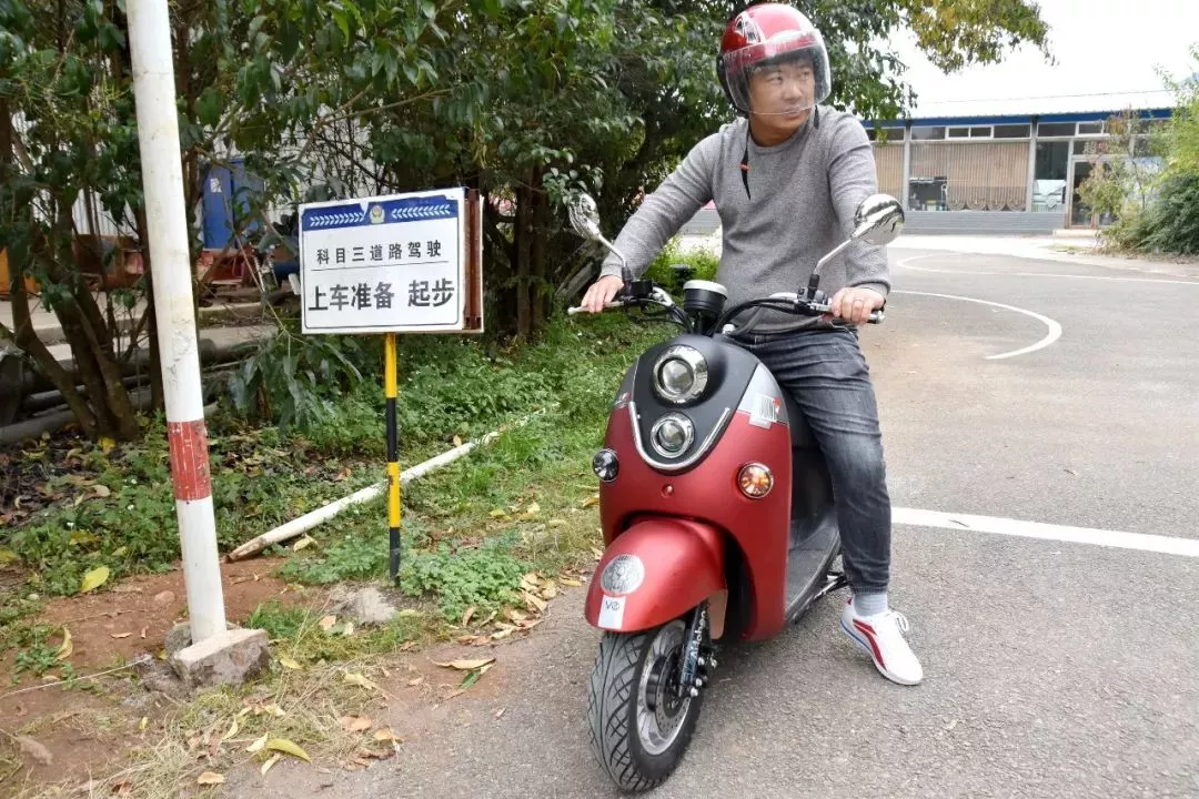 70岁以上怎么考驾照?有3类驾照可以考,考试流程、费用,明确了
