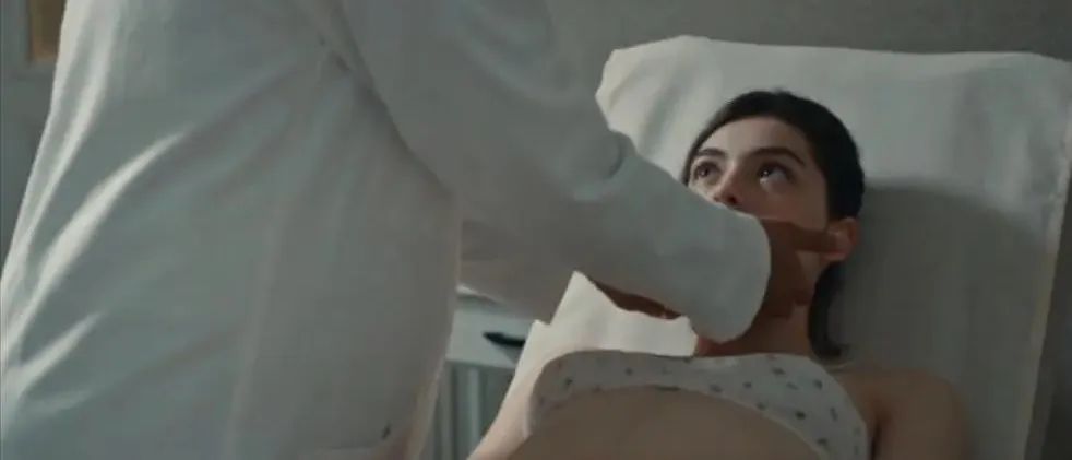 想学《寄生虫》，可惜功败垂成