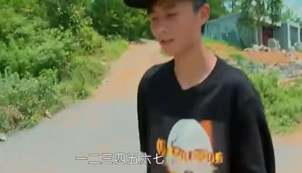 郑子豪：网瘾成性被送去变形，高温暴走7小时，成了节目组的噩梦