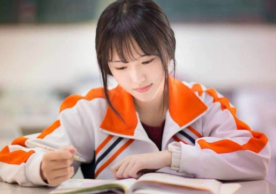 “大学等级表”新鲜出炉，考上第四阶就算是学霸，你在哪一层呢？