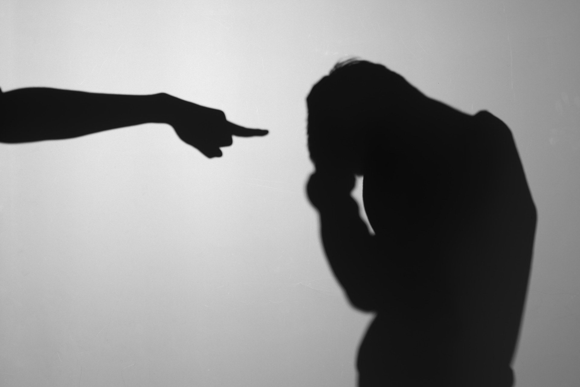 为啥越来越多的孩子，在学校被欺负，却不告诉家长？原因令人痛心