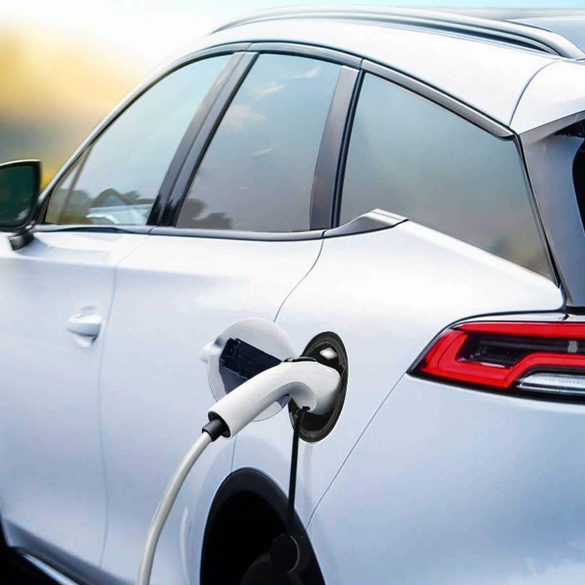 公牛推出新能源汽车放电伴侣，让汽车秒变户外电源