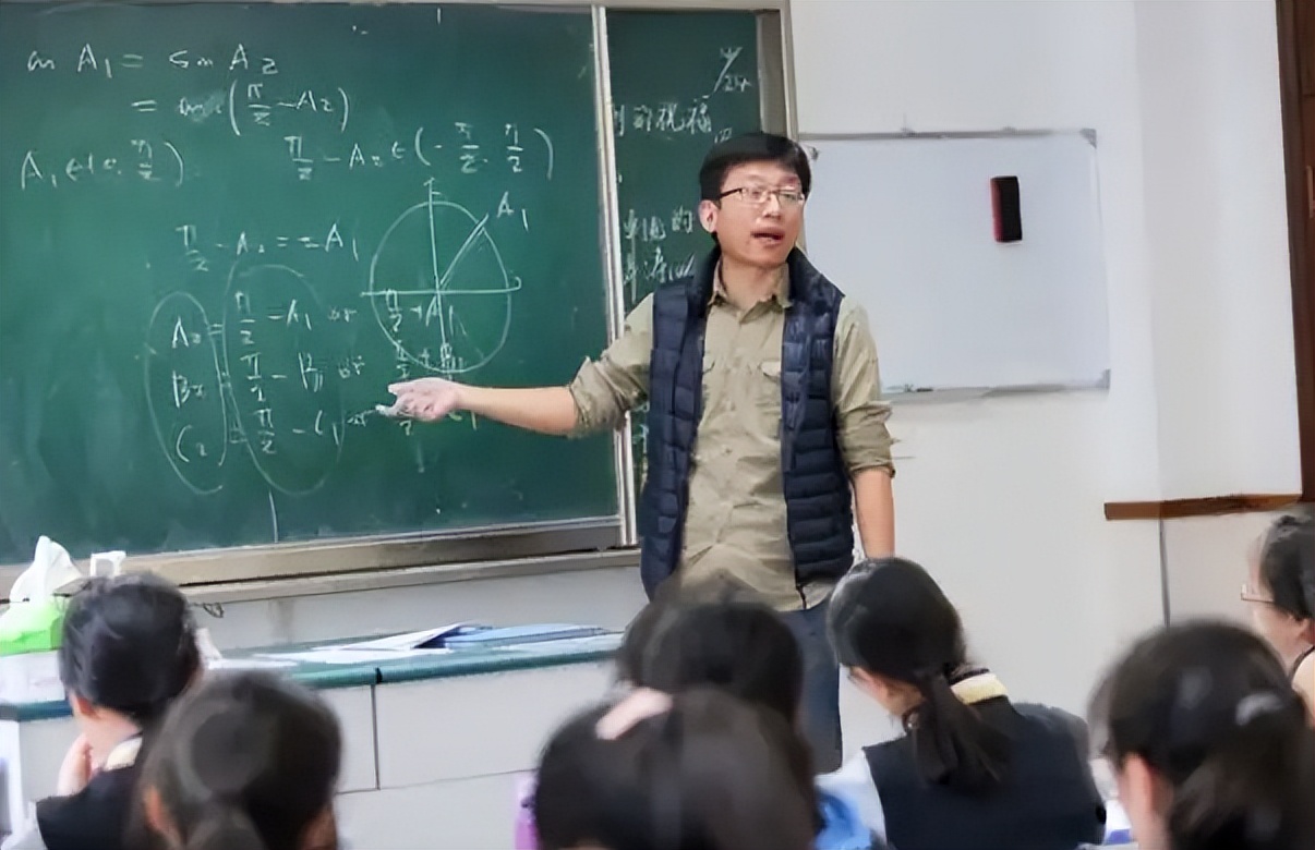 不擅长数学的考生，这几个专业尽量不要报考，毕业或将成为难题