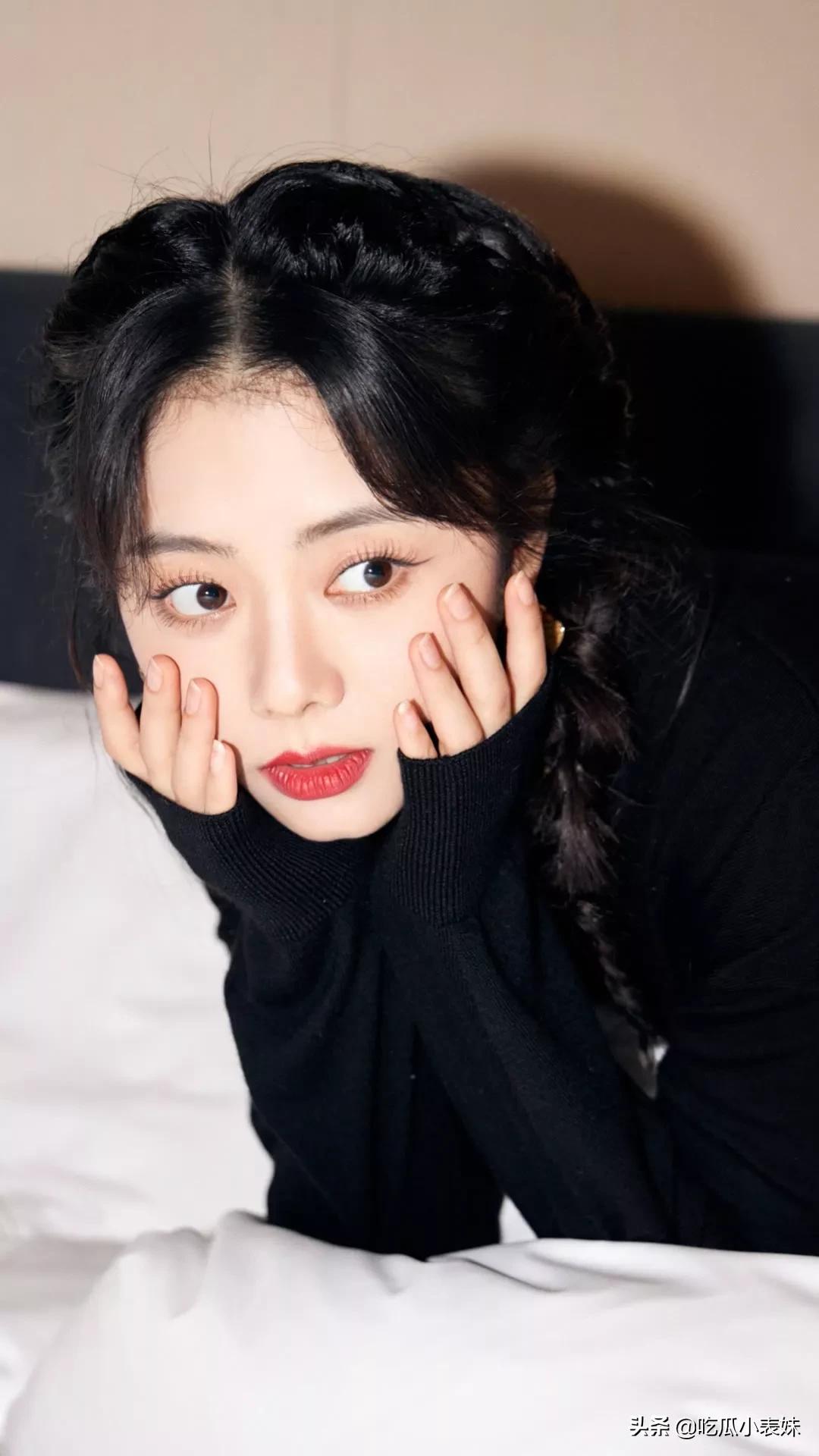 谭松韵，迷人的娃娃脸，清新灵动，甜美可爱