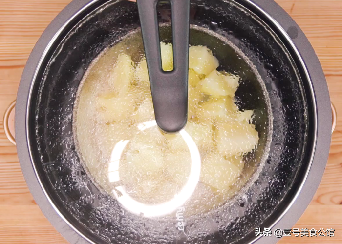 味美拉丝的瀑布土豆泥，烹饪简单，解馋又营养，吃了一次还想吃