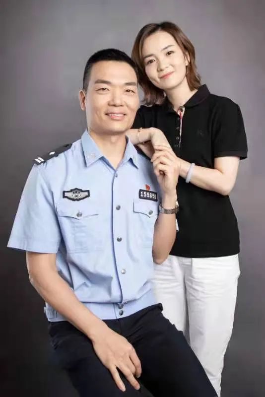 与女民警的浪漫故事25有哪些