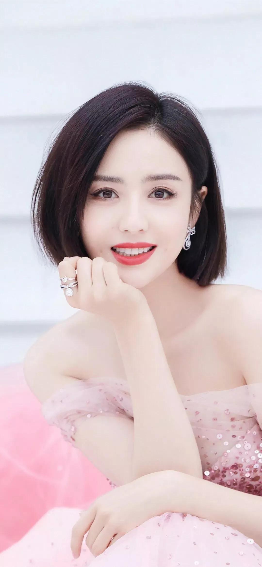 佟丽娅：甜美恬静，温婉优雅，美丽大方