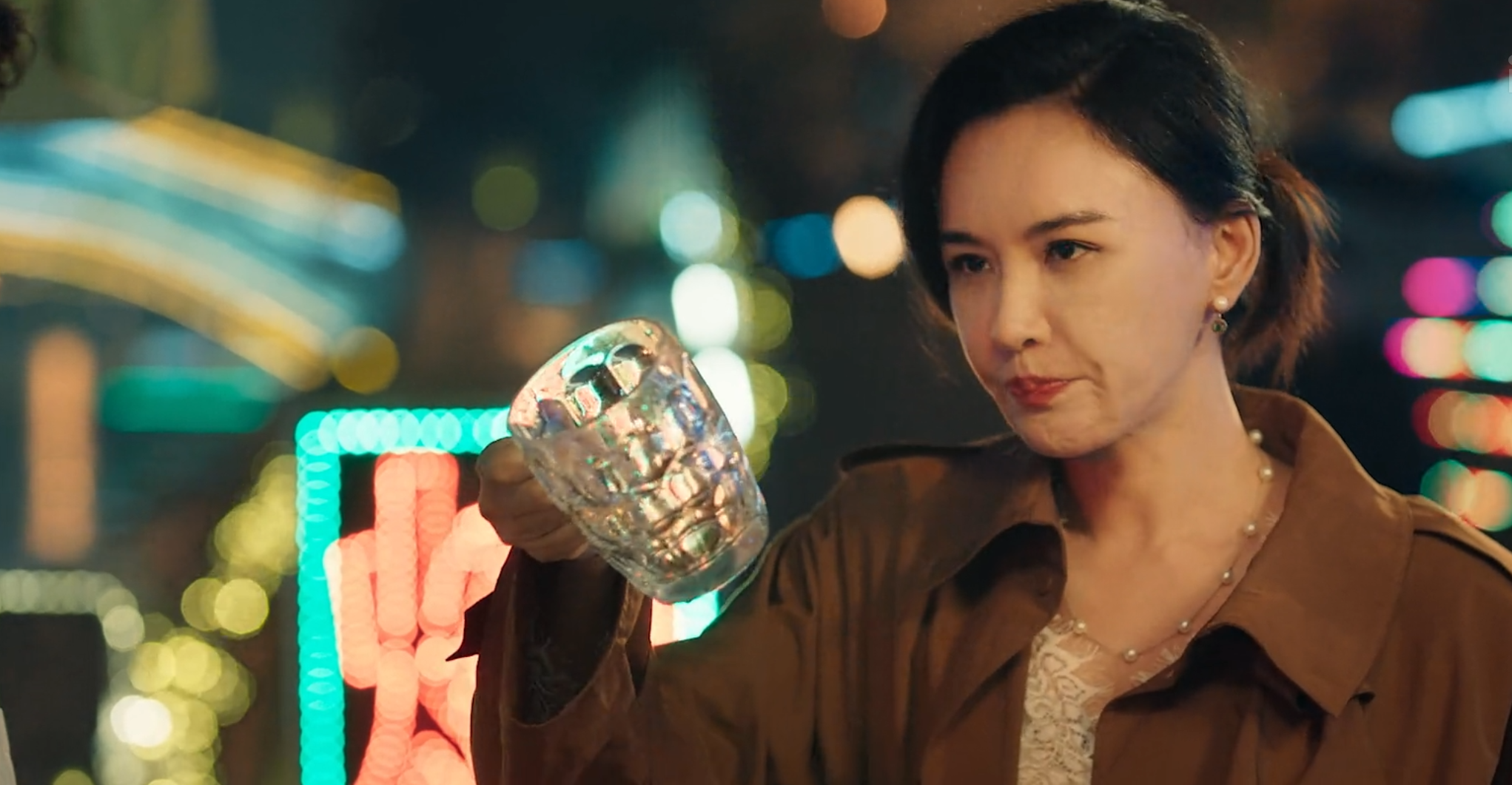 没想到，王小利一部网大能抄袭三部经典，赵本山的招牌被消耗光了