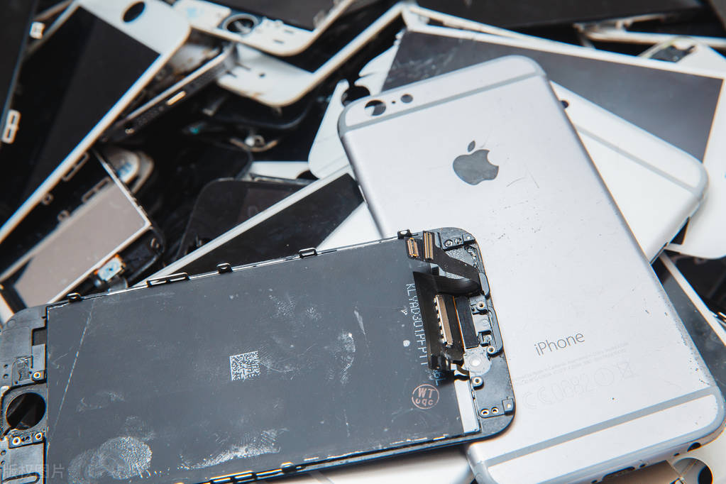 从回收的iPhone中回收的一吨黄金