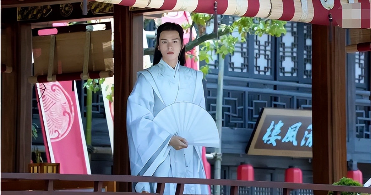 “龙须刘海”不要随便碰，颜值高的仙气飘飘，颜值低的秒变蟑螂精