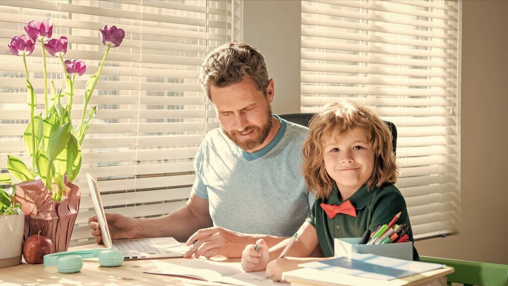 如果你是一名教师，你认为育人重要还是教学重要？