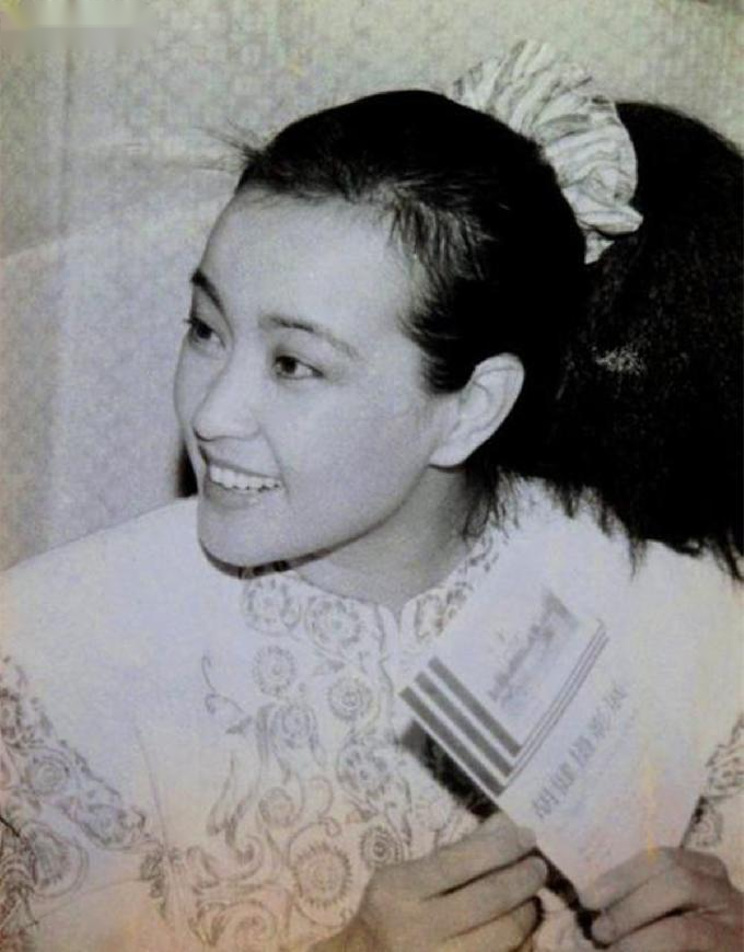 “包租婆”元秋：星爷唯一不敢骂的人，连洪金宝成龙都要礼让三分