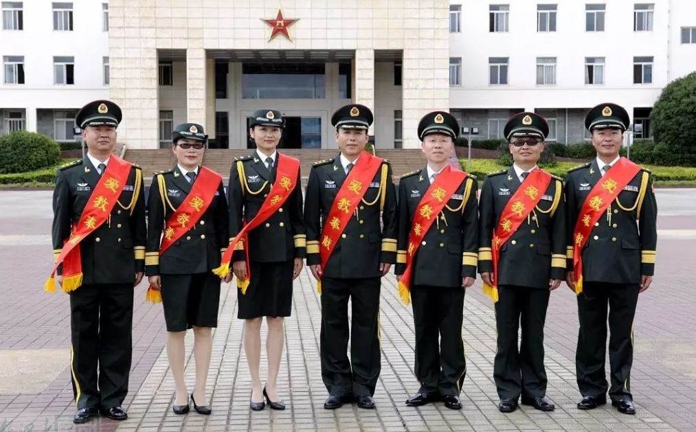 中等生也可以报考的4所军校，学生毕业后蒸蒸日上，你羡慕了吗