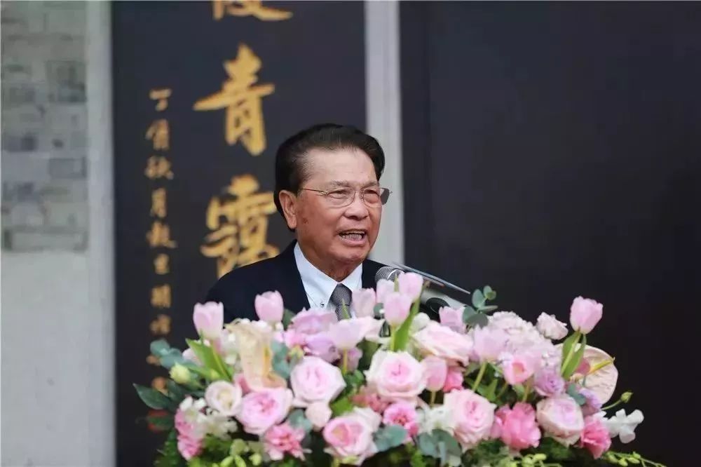 美的老板何享健,坐拥2250亿财富"无人继承",三个孩子均为老总