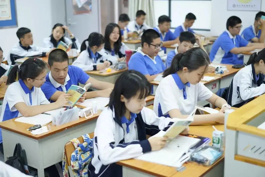 准高三学生，目前成绩只有416分，明年有希望上大学吗？