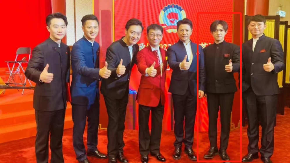 27位明星的跨年，有人翻车，有人闷声干了件大事上了《新闻联播》