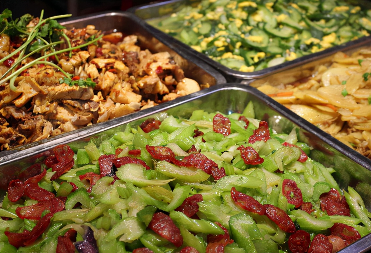 南京工业大学封校，食堂打出傲娇标语，网友：赤裸裸地“报复”