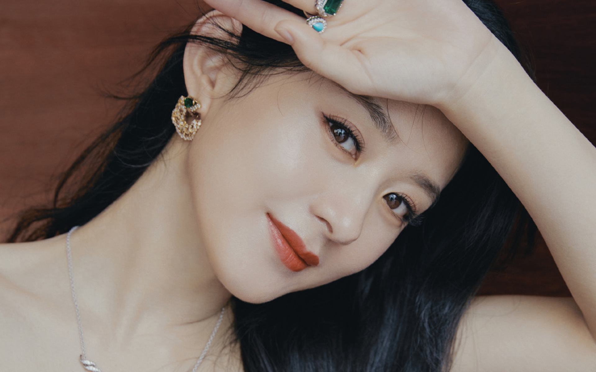 “黑红玫瑰”——赵丽颖