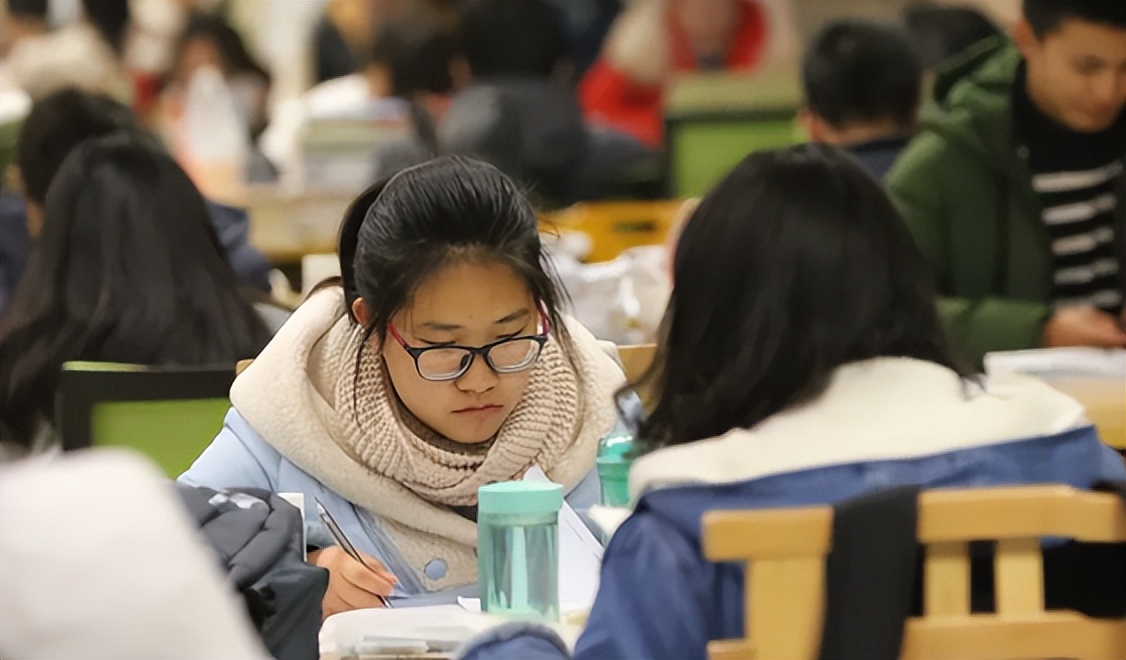 同样是挂科，大一挂科和大三挂科影响却天差地别，学生要心中有数
