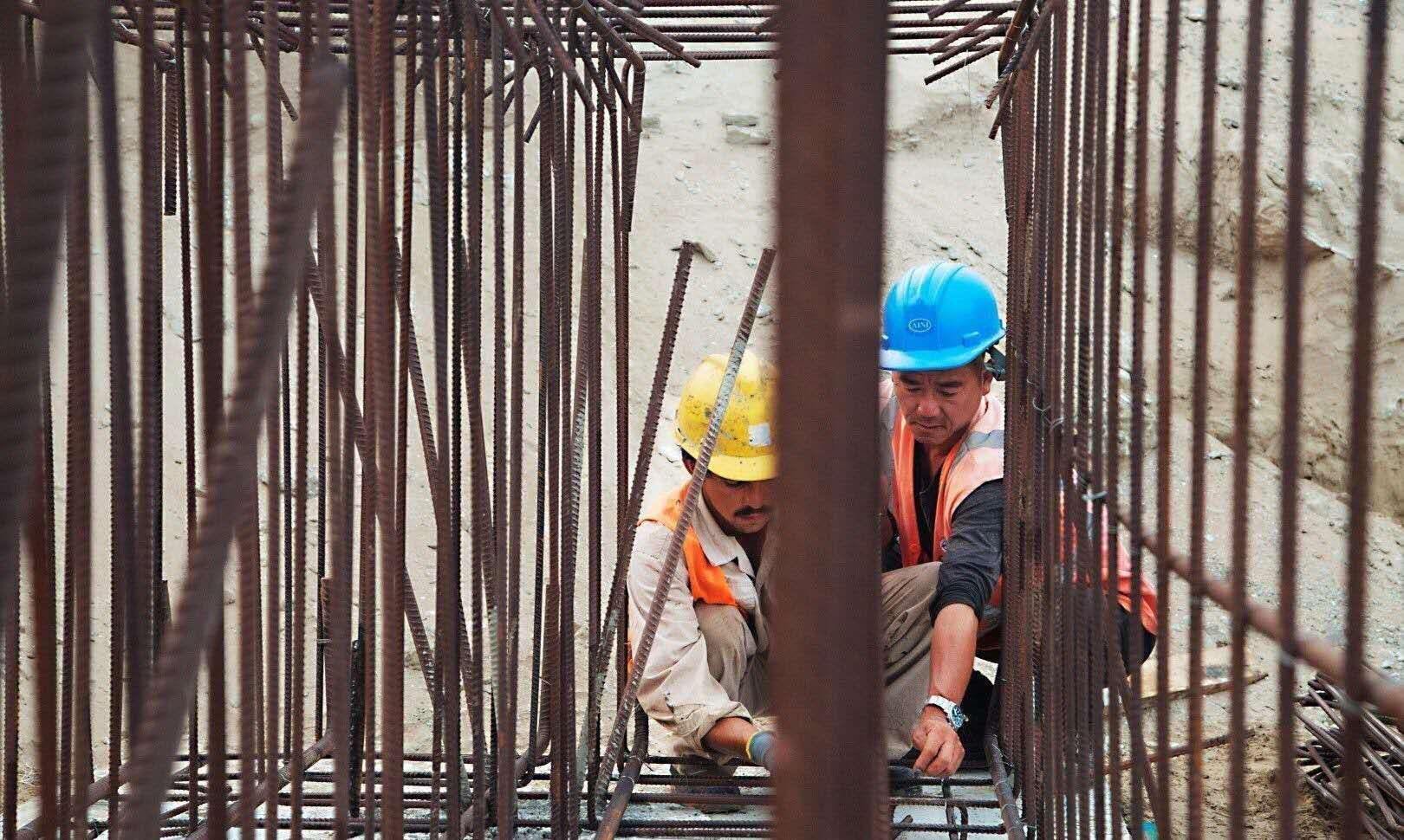 出国打工，也要面对不小的压力