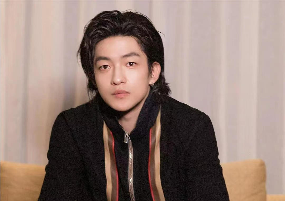 给35岁以下“演技最好11位男演员”排个名，朱一龙第7，荣梓杉第3