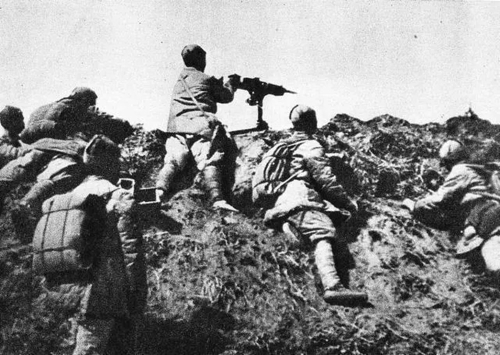 日本人出书嘲讽中国“抗日神剧”，如此乱象，该由谁来买单？