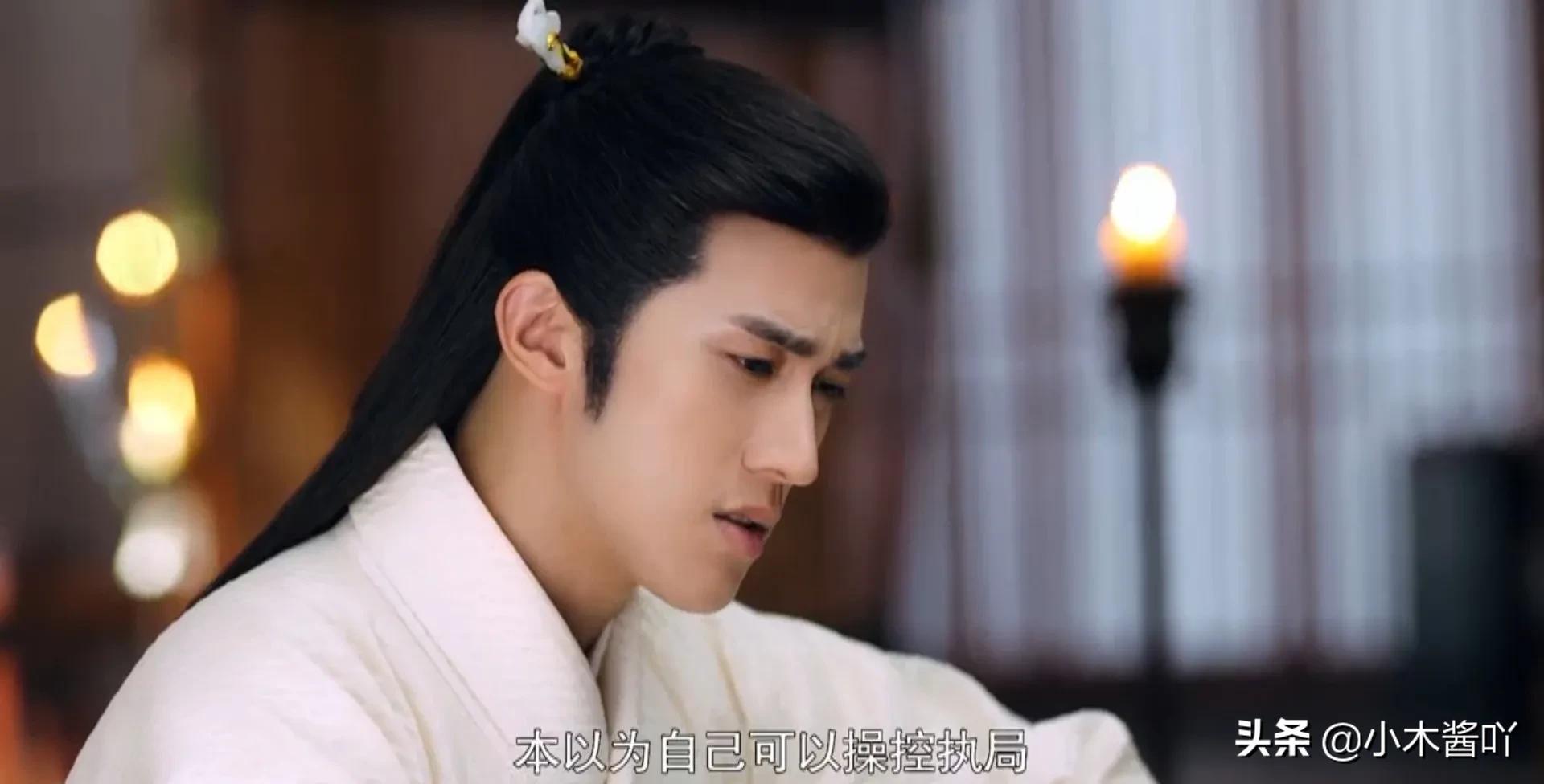 《白发王妃》现任设计喂药让她白头，前任喂解药却被她刺伤