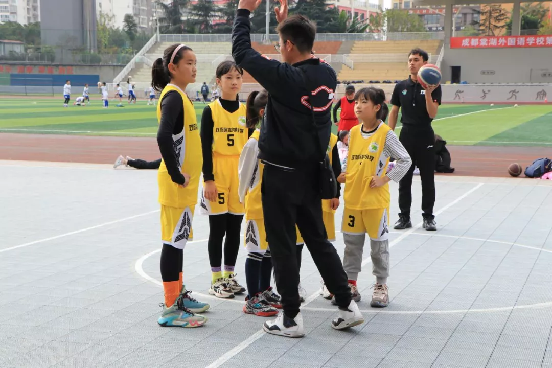 彭镇小学参加2021年成都市双流区中小学生校园篮球联赛获佳绩