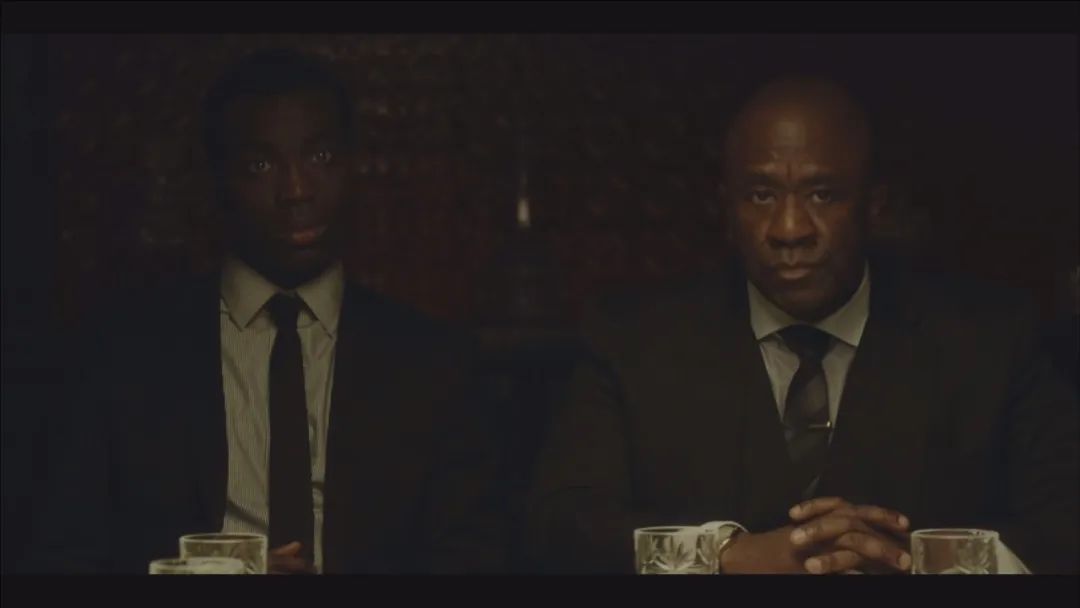 都市街头版“权力的游戏”，却很少有人提及，它值得登上更多榜单