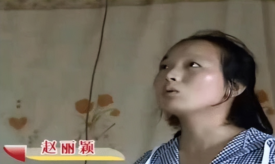 2017年，女孩金榜题名后，偷偷与富豪生父相认，穷养父：早干嘛了