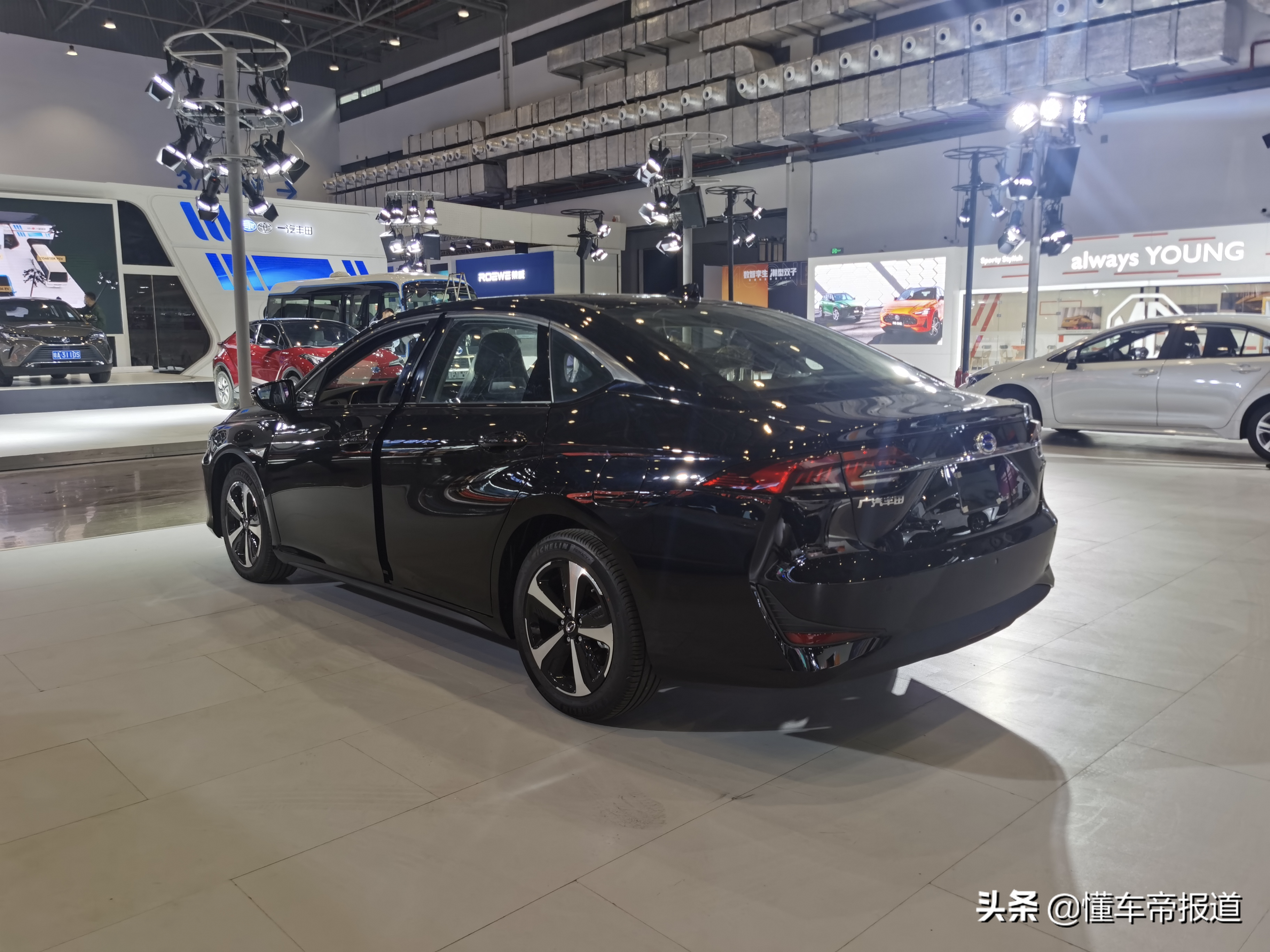 新车｜轿车SUV全都有，广汽丰田多款新能源车型亮相海口车展